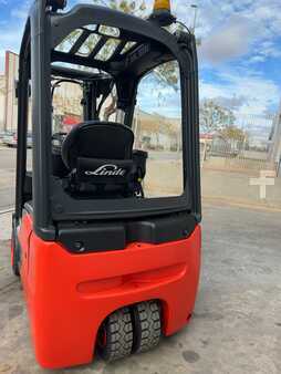 Chariots électriques à 3 roues 2017  Linde E15 (4)