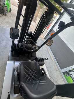 VZV s plošinou pro řidiče 2006  Nissan 1N1L18Q (2)