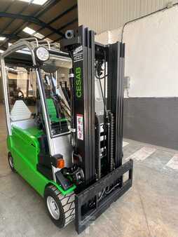 Chariots électriques à 4 roues 2013  Cesab B 420 (4)