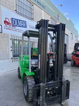 Chariots élévateurs diesel 2024  Cesab M 330 (4)