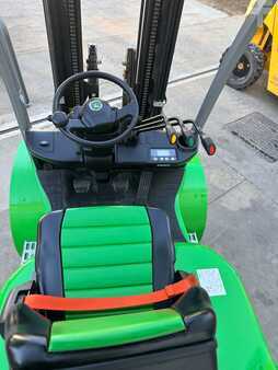 Chariots élévateurs diesel 2024  Cesab M 330 (6)