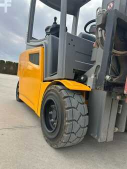 Carrelli elettrici 4 ruote 2018  Jungheinrich EFG 320 (3)