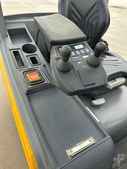 Carrelli elettrici 4 ruote 2018  Jungheinrich EFG 320 (4)