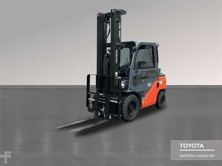 Chariots élévateurs diesel 2023  Toyota 52-8FDF30 (2)