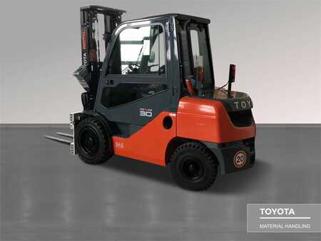 Carrello elevatore diesel 2020  Toyota 02-8FDF30 (3)