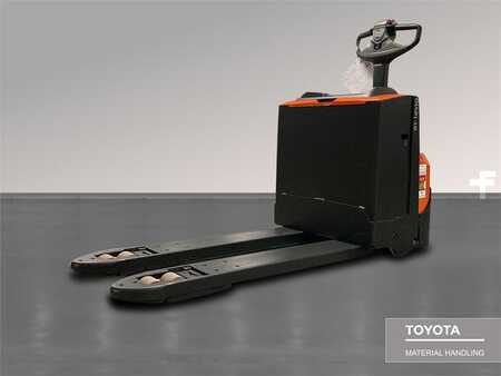 Håndpalleløftere 2019  Toyota LWE200 (2)