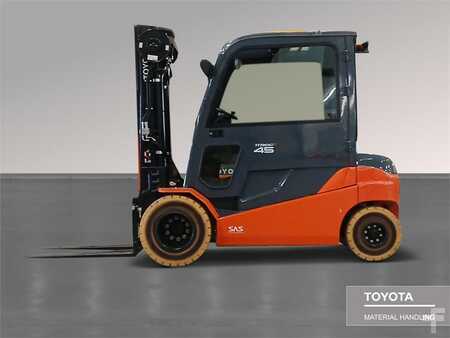 Elektro 4 Rad 2023  Toyota 8FBMT45 (1)