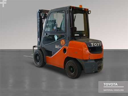 Chariots élévateurs diesel 2014  Toyota 52-8FDF30 (2)