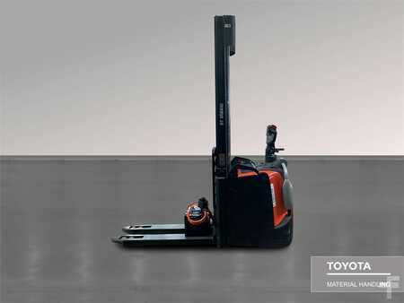 Ruční vysokozdvižný vozík 2021  Toyota SPE120L (1)