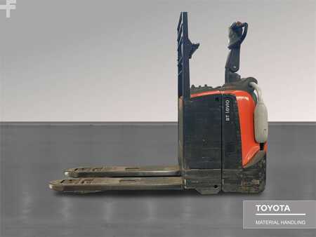 Electric Pallet Trucks 2019  Toyota LPE200 (1)