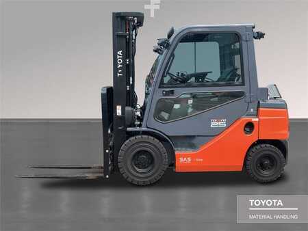 Chariots élévateurs diesel 2022  Toyota 52-8FDF25 (1)