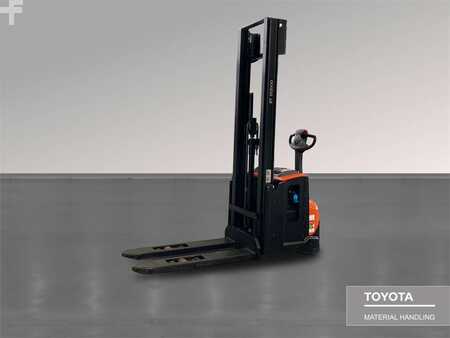 Stacker pedestre 2024  Toyota SWE120L (2)