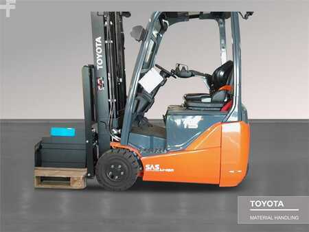 Chariots électriques à 4 roues 2023  Toyota 8FBE15T (1)