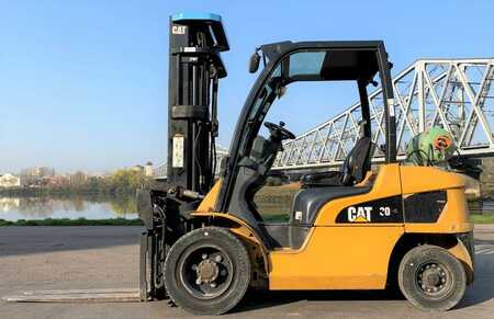 LPG Forklifts CAT Lift Trucks GP30N