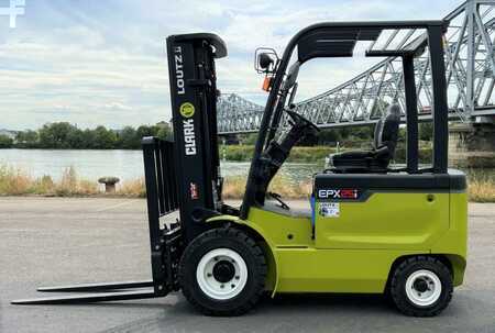 Elektro čtyřkolový VZV Clark EPX25I
