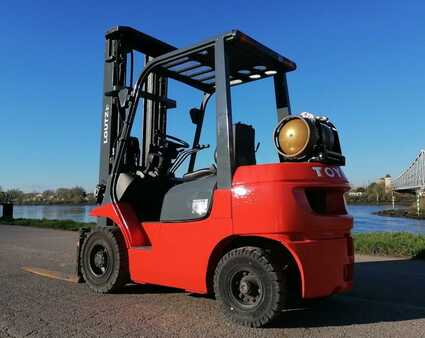 LPG Forklifts 2000  Toyota 42-7FGF25 (3)