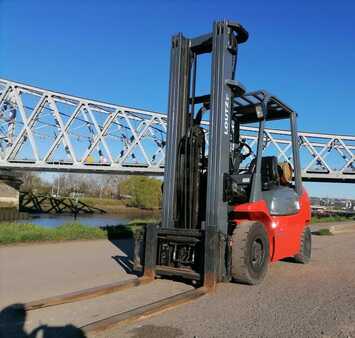 LPG Forklifts 2000  Toyota 42-7FGF25 (6)