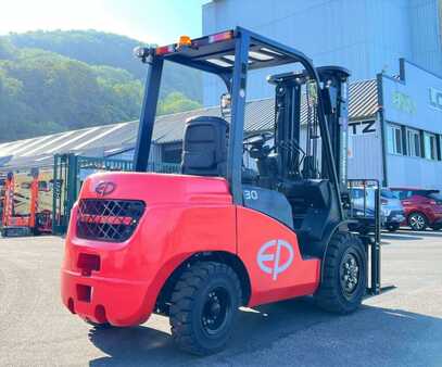 Chariot élévateur diesel 2022  EP Equipment CPCD30T8 (6)