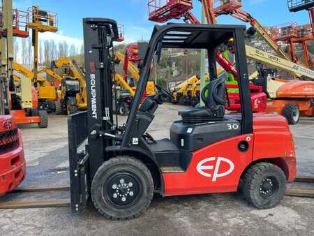 Diesel heftrucks 2022  EP Equipment CPCD30T8 (1)