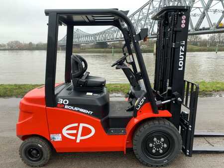 4-wiel elektrische heftrucks  EP Equipment EFL303 (10) 