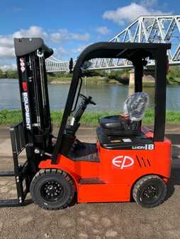 Chariot 4 roues électrique - EP Equipment EFL181 (1)