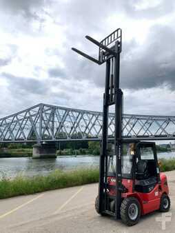 LPG Forklifts 2019  Maximal FGL25T (7)