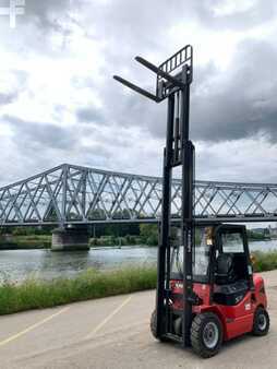 LPG Forklifts 2019  Maximal FGL25T (7)