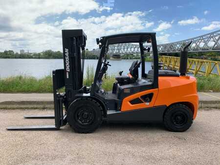 Carrello elevatore diesel - Doosan D50CS-9 (2)