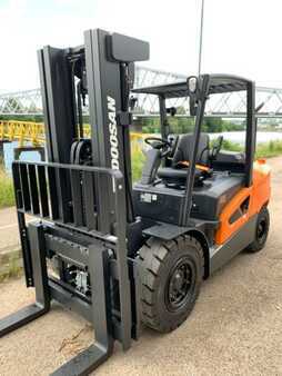 Diesel Forklifts - Doosan D50CS-9 (3)