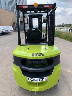 Diesel Forklifts - Clark S35D (8)