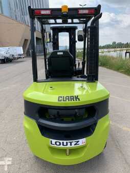 Diesel Forklifts - Clark S35D (10)