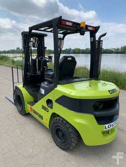 Diesel Forklifts - Clark S35D (9)