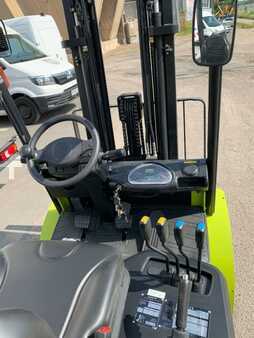 Diesel Forklifts 2024  Clark GTS30D (15)