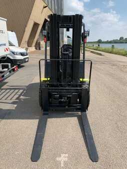 Diesel Forklifts 2024  Clark GTS30D (8)