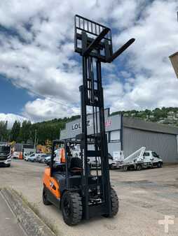 Diesel Forklifts - Doosan D50CS-9 (9)