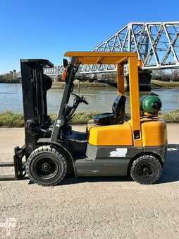 Wózki gazowe 2002  TCM FG25N5T (1)