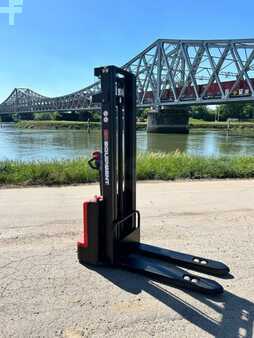 Pallet Stackers 2025  EP Equipment ES12-12ES (5)
