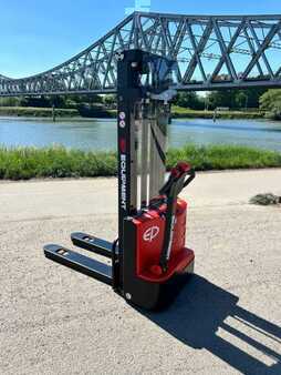 Pallet Stackers 2025  EP Equipment Gerbeur électrique ES12-12ES 3000mm (2)