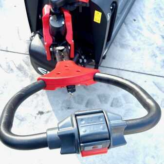 Electric Pallet Trucks 2025  EP Equipment F4 (11)