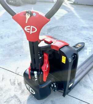 Electric Pallet Trucks 2025  EP Equipment F4 (8)