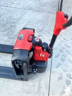 Electric Pallet Trucks 2025  EP Equipment F4 (7)