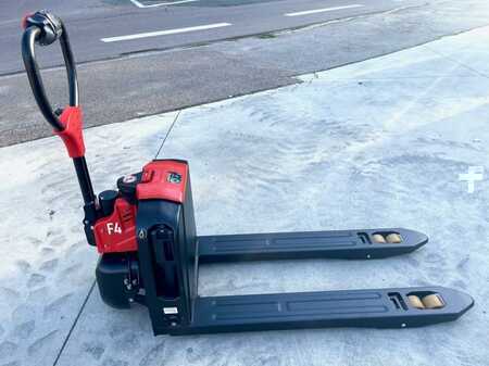 Electric Pallet Trucks 2025  EP Equipment F4 (1)