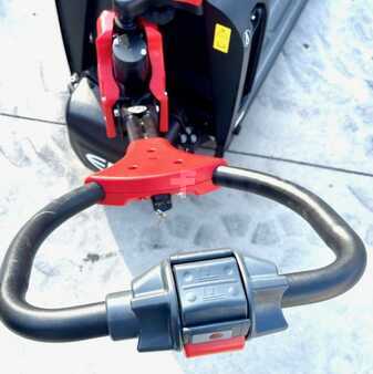 Electric Pallet Trucks 2025  EP Equipment F4 (11)