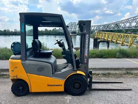 Wózki gazowe 2019  Jungheinrich TFG-316-S (12)