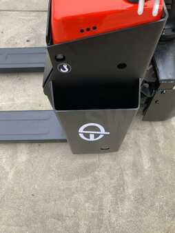 Porta-paletes elétrico 2025  EP Equipment EPT20-15ET2H (6)