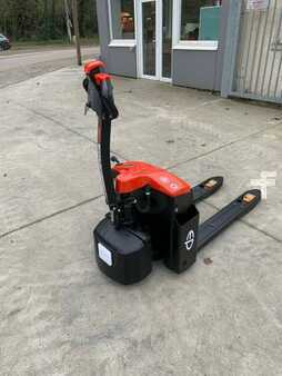 Porta-paletes elétrico 2025  EP Equipment EPT20-15ET2H (11)