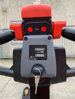 Porta-paletes elétrico 2025  EP Equipment EPT20-15ET2H (13)