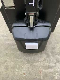 Porta-paletes elétrico 2025  EP Equipment EPT20-15ET2H (8)