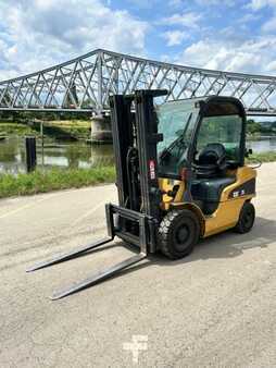 Chariots élévateurs GPL 2004  CAT Lift Trucks GP25N (5)