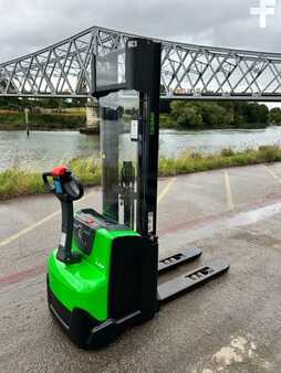 Ruční vysokozdvižný vozík 2025  Cesab S212L- (4)